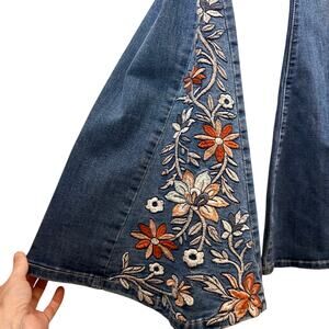 Altar’d State Women’s 26 Embroidered Flare Jeans Medium Wash Stretch Denim Boho